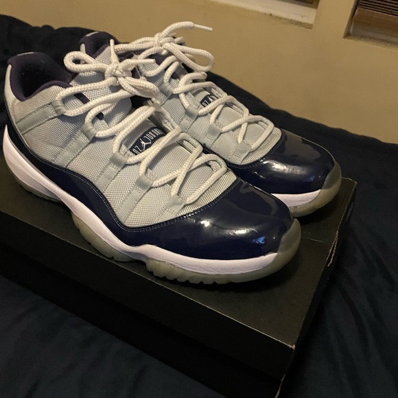 Jordan 11 Georgetown - Picture 4 of 11